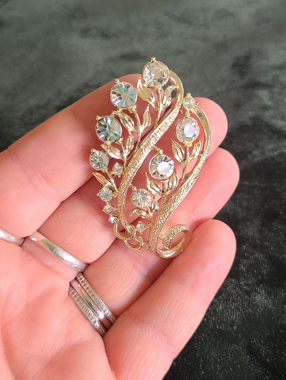 Lisner Vintage Gold Tone Crystal Leaf Brooch